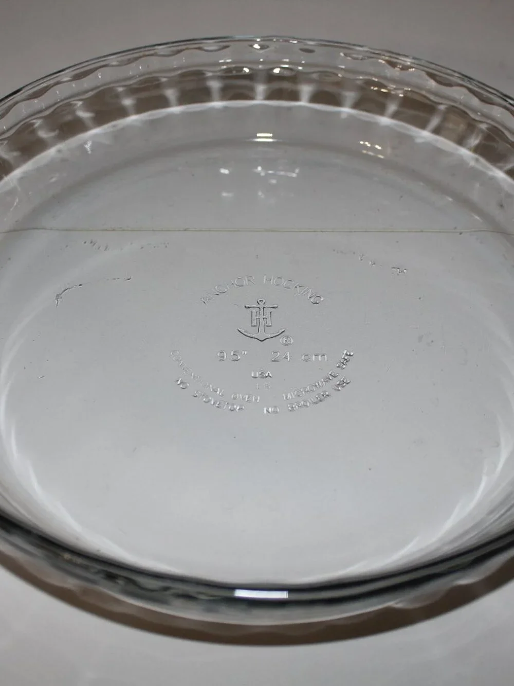 Anchor Hocking Clear Glass Pie Plate Baking Dish 9.5” (24 cm) Fluted Made in U